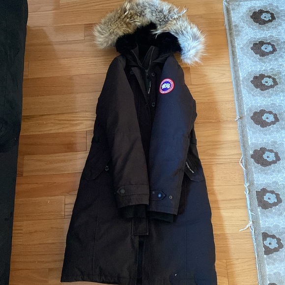 Canada Goose Kensington Parka - Picture 2 of 3